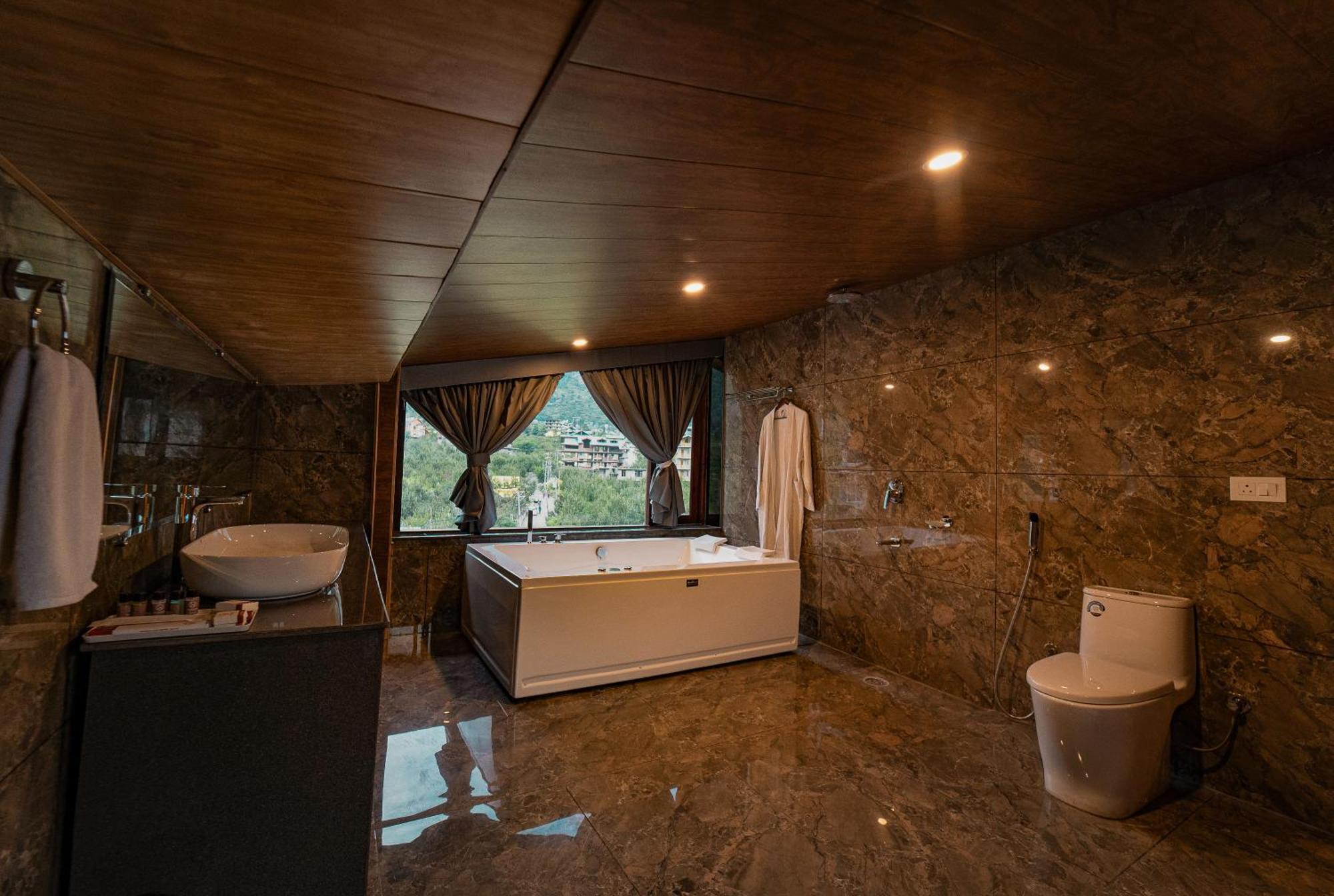 Nazaara - A Luxe Retreat Hotel Manali  Bagian luar foto