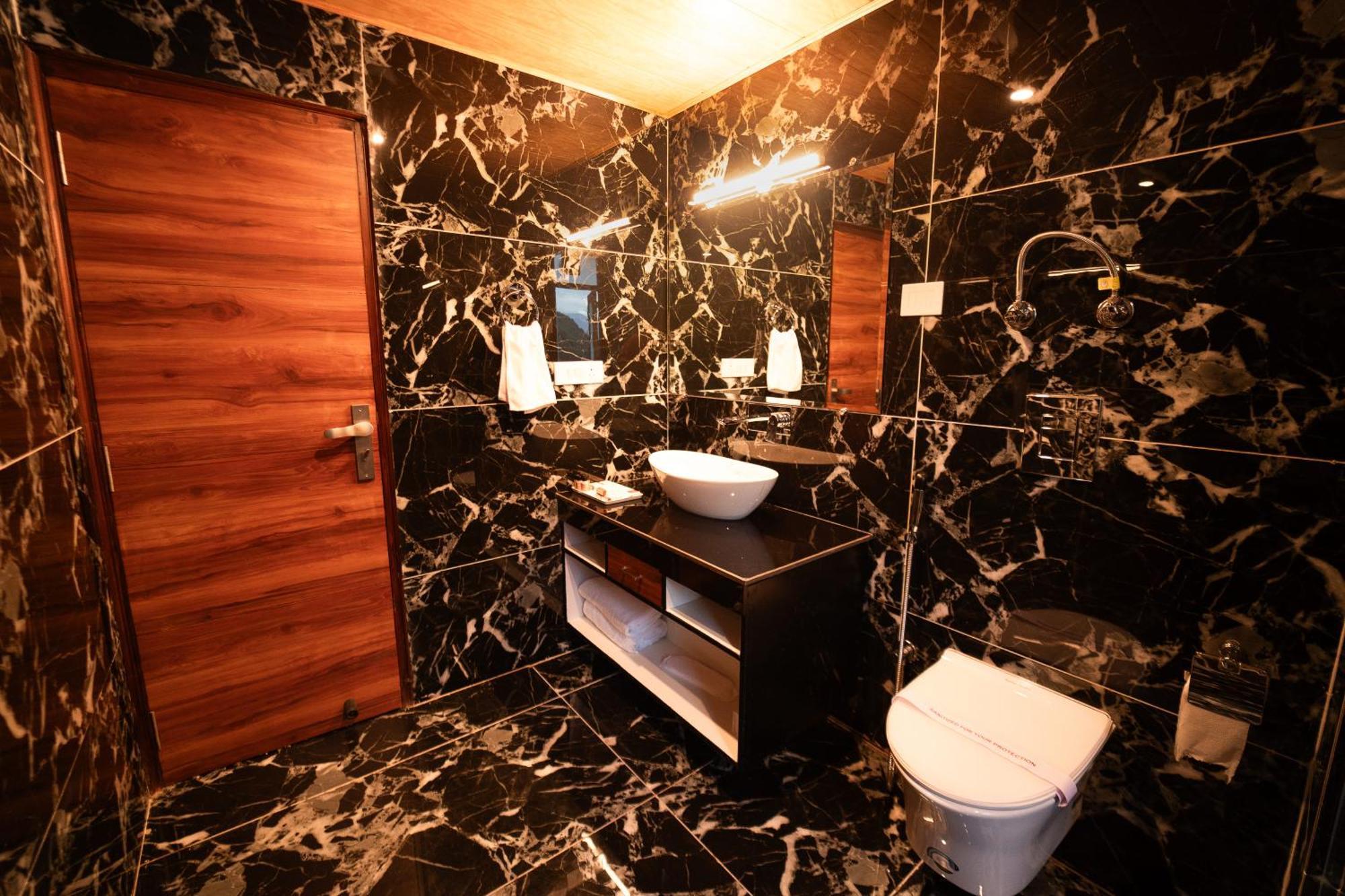 Nazaara - A Luxe Retreat Hotel Manali  Bagian luar foto
